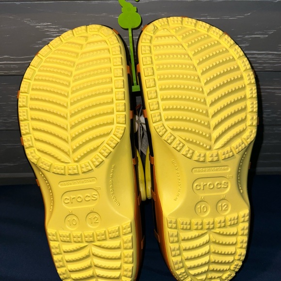 SpongeBob SquarePants Crocs - Picture 3 of 3